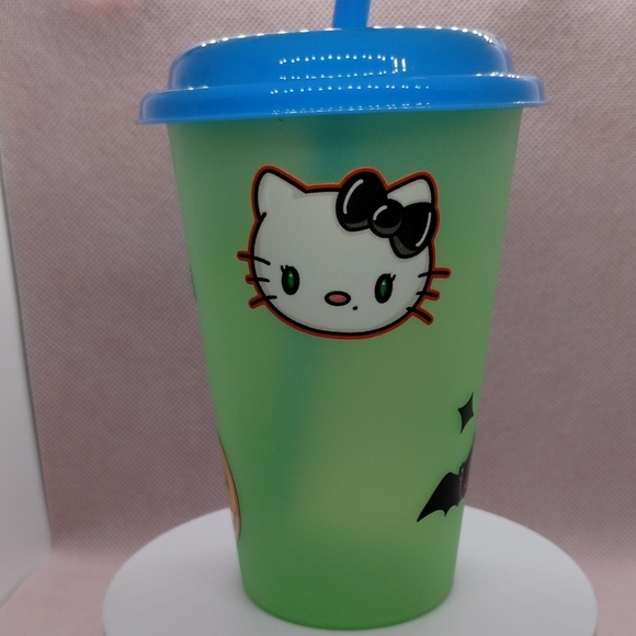 👜$3 - New Hello Kitty Scar Reusable Color-changing 12oz tumbler, top & straw. - Picture 3 of 8